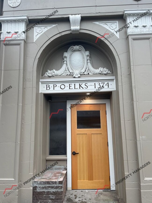 Building Photo - 455 N Market Blvd Unit #8
