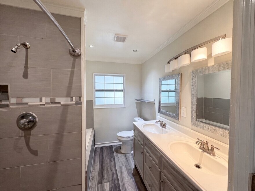 1823 Lori Ln W