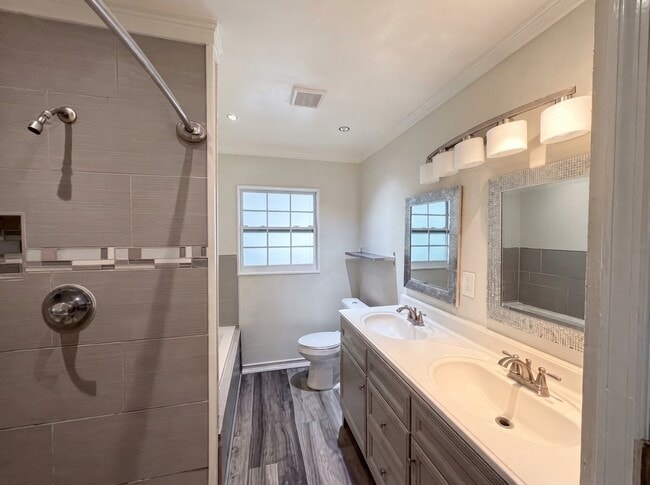1823 Lori Ln W