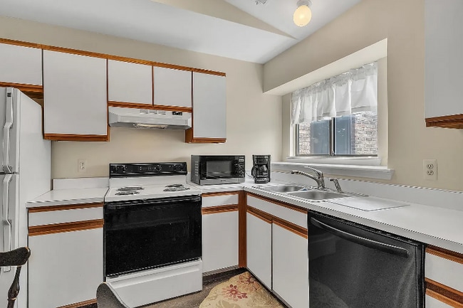 Photo - 42794 Lilley Pointe Dr