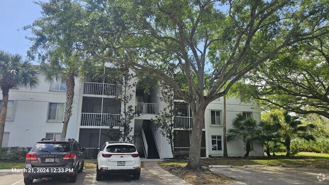 Building Photo - *** Charming Condo Waterfront Community Un...