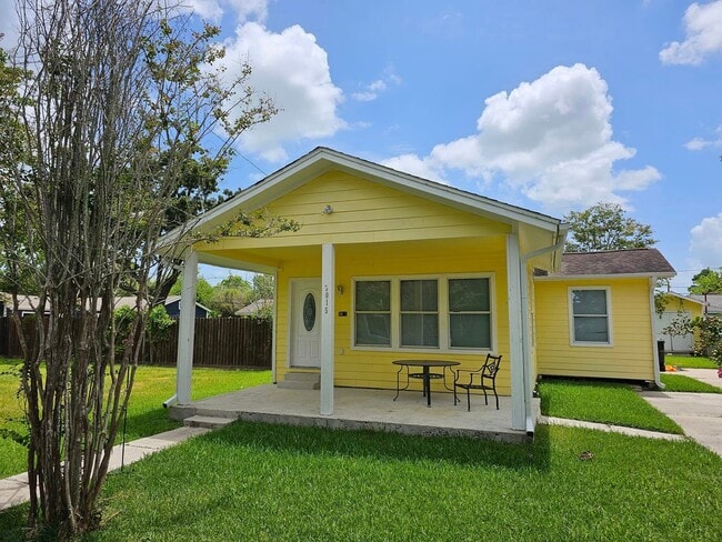 Building Photo - 3015 Bonner Dr Rental