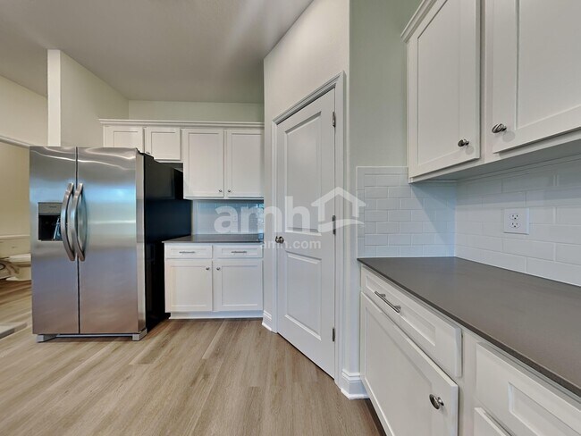 Photo - 1048 Grafton Ridge Dr