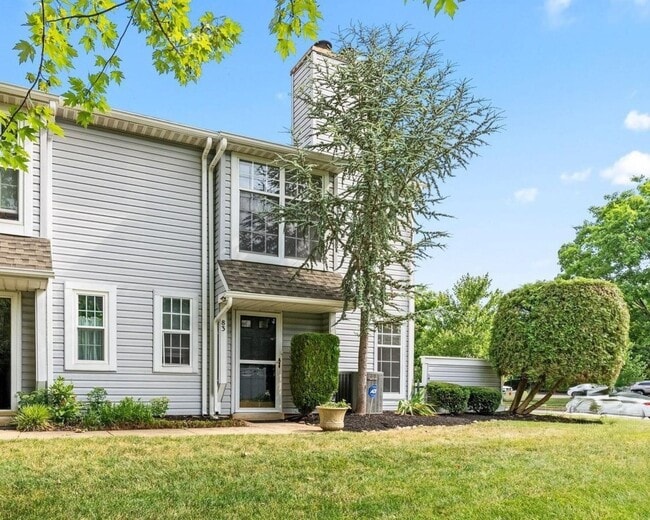 Building Photo - 83 Avon Ln