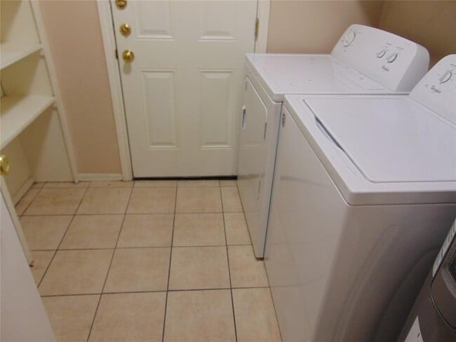 Photo - 407 Live Oak St