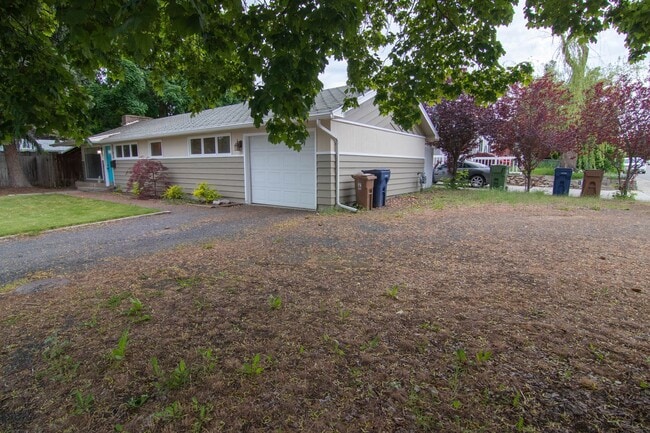 Photo - South Hill cute 2 Bed 1 Bath rancher with ...