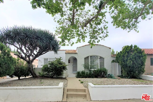Building Photo - 813 N POINSETTIA Pl Rental