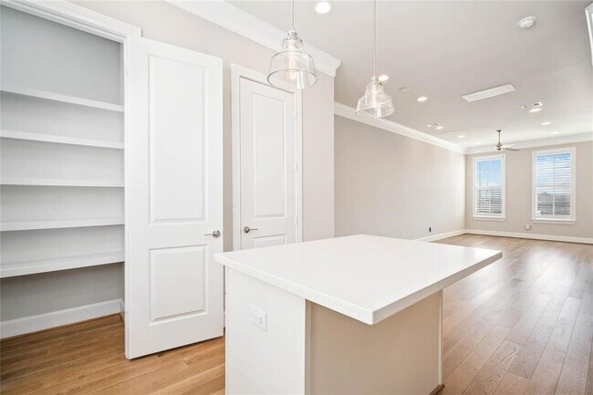 Photo - 9658 Knight Rd