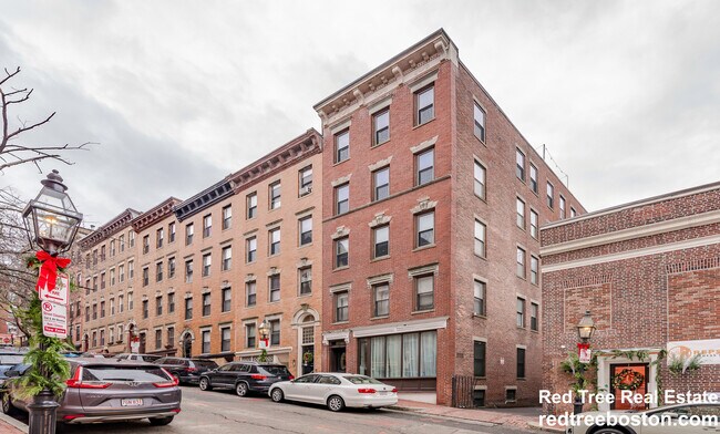 Building Photo - 5 Grove St Unit 2