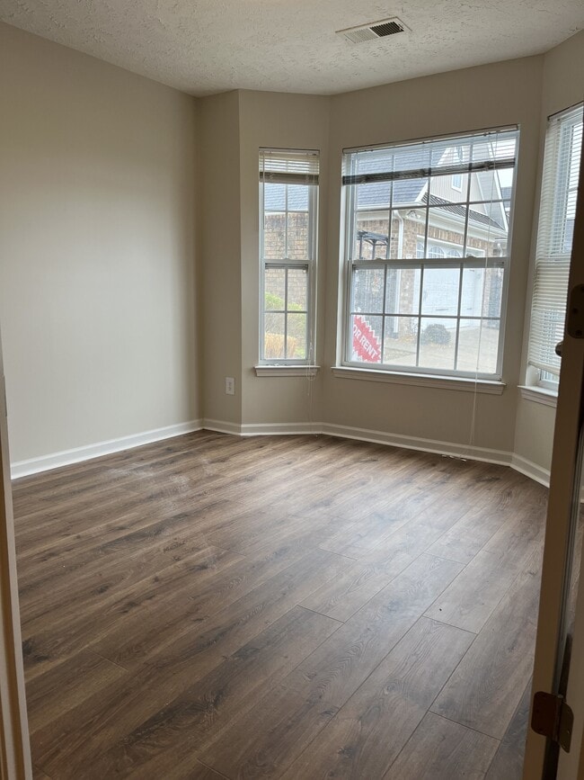 Photo - 395 Devon Chase Hill