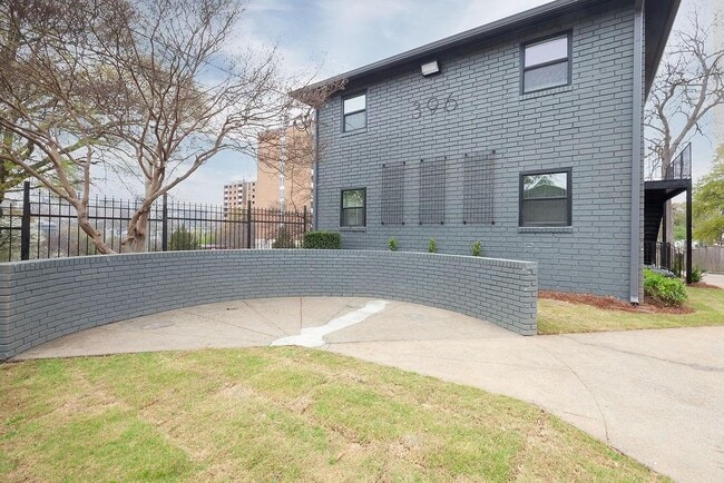 Building Photo - 396 Linden Ave NE Unit 105
