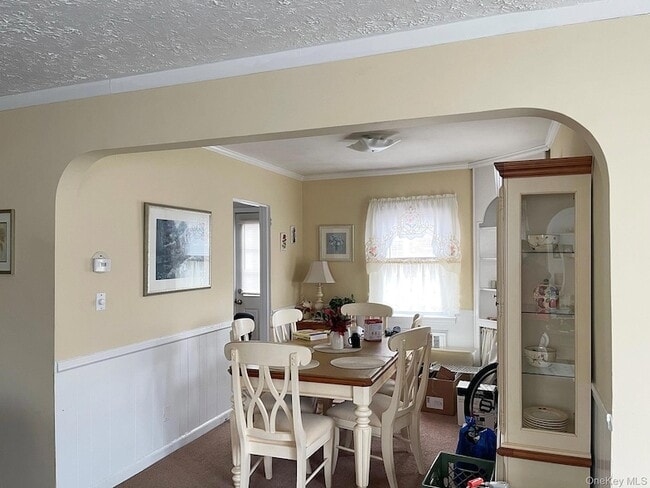 Photo - 364 E Broadway Unidad Middle