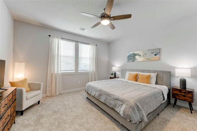 Photo - 520 Clearlake Dr