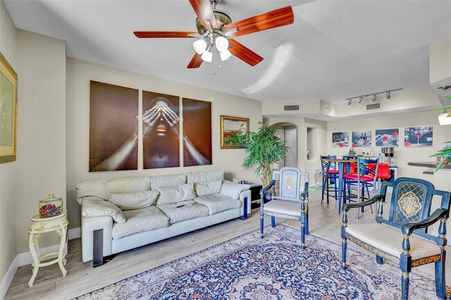 Photo - 110 N Federal Hwy Unit 815