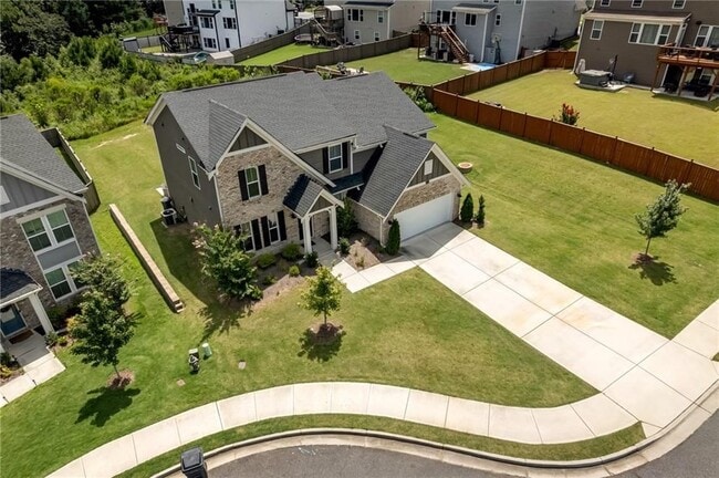 Building Photo - 1645 Hillcrest Dr