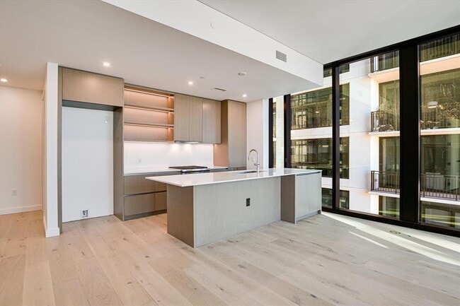 Photo - 610 Davis St Unit 2708