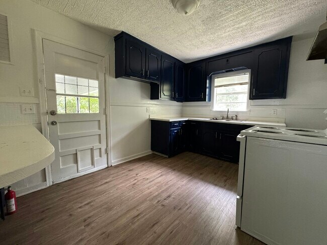 Photo - 1734 Dixie Dr