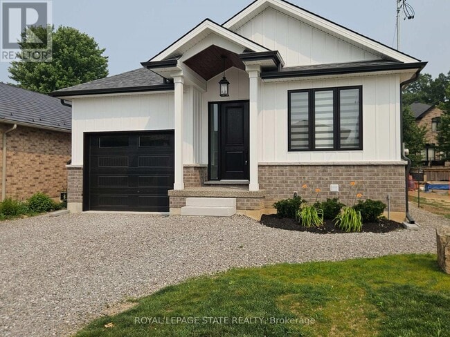 Photo - 115 Chesley St
