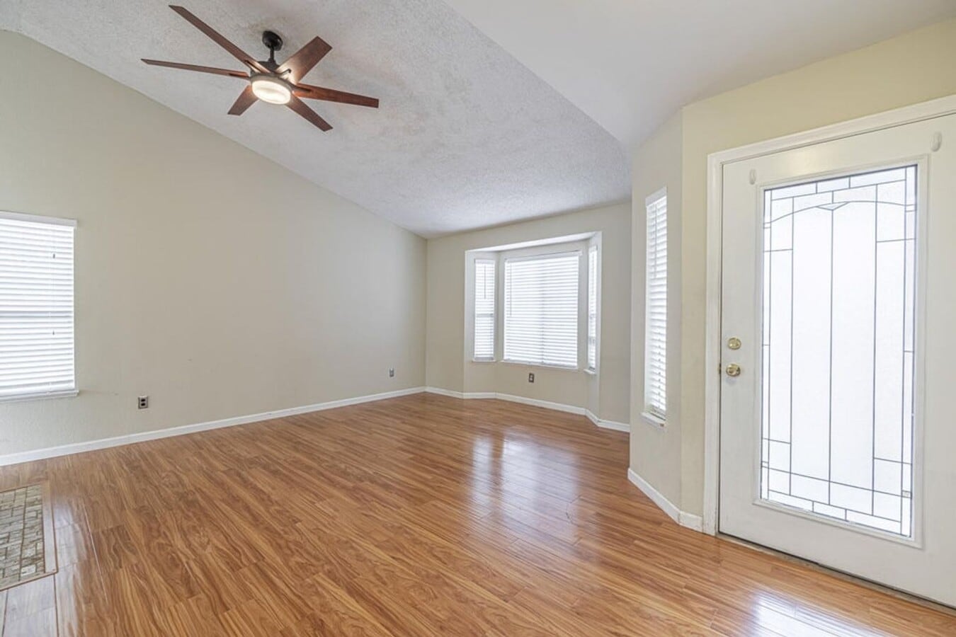 Westside Remodeled 3+2 On Cul De Sac - $2800 - Westside Remodeled 3+2 On Cul De Sac - $2800 Casa