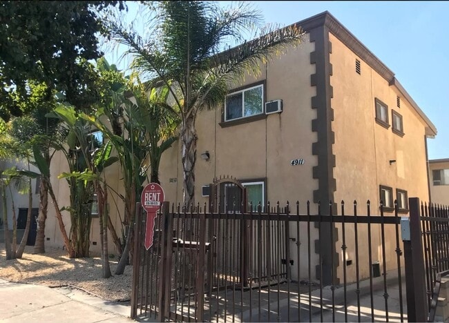 Building Photo - 4911 Laurel Canyon Blvd Unit Second floor