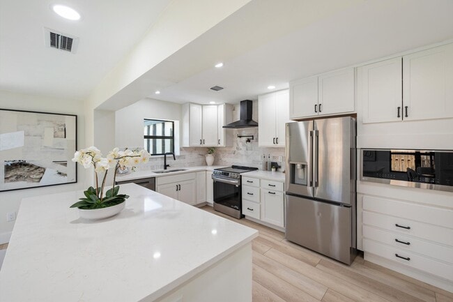 Photo - 8201 NW 67th Ave
