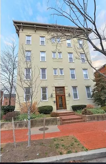 676 4th St NE Unit 301