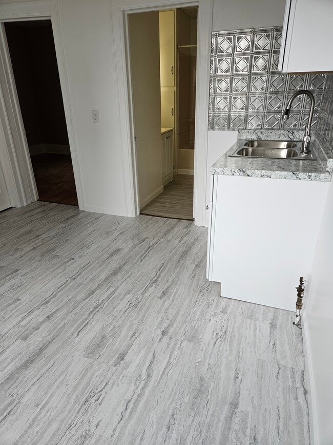 Photo - 108 Geary St