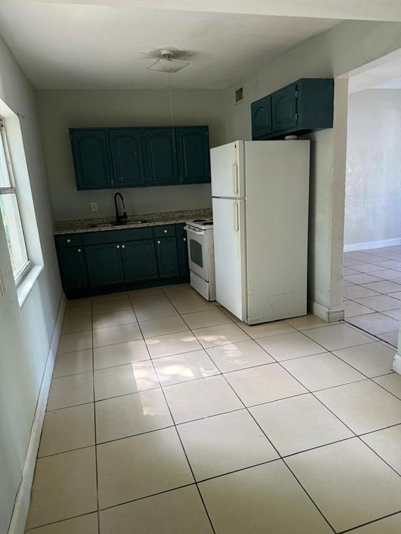 Photo - 525 Sunset Dr