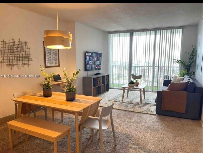 Photo - 1750 N Bayshore Dr Unit 2211