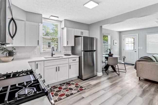 Photo - 1474 Glenn Ave