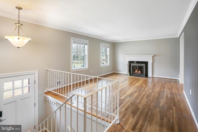 Building Photo - 8300 Midwood St