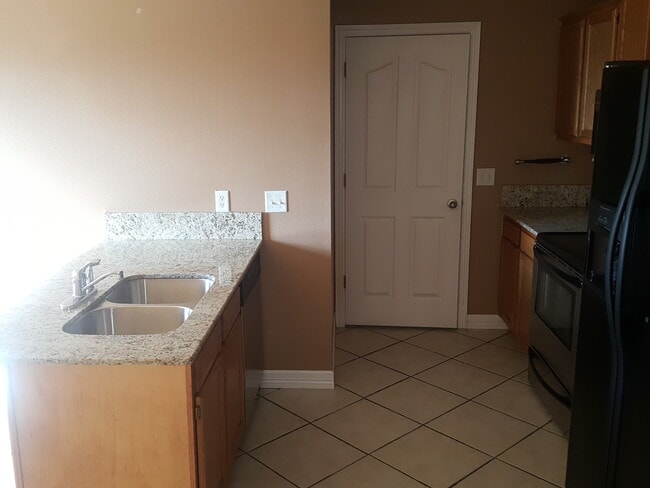 Photo - 4702 Southwest Golden Eagle Avenue