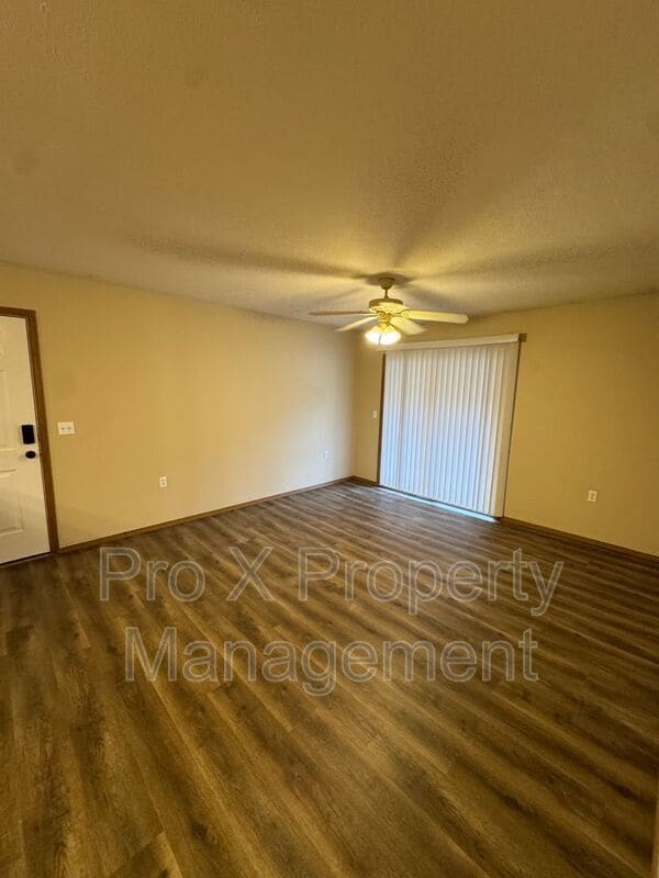 Photo - 2123 Southfork Dr