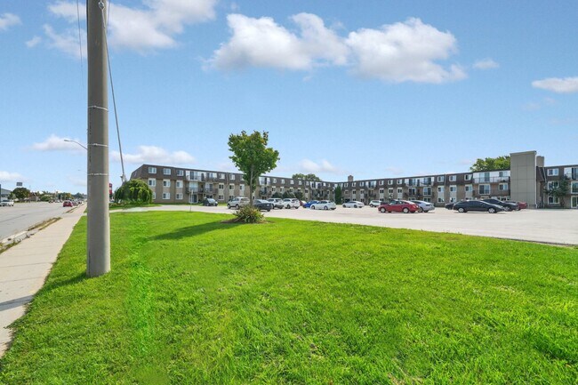 Photo - 16th Street Apartments