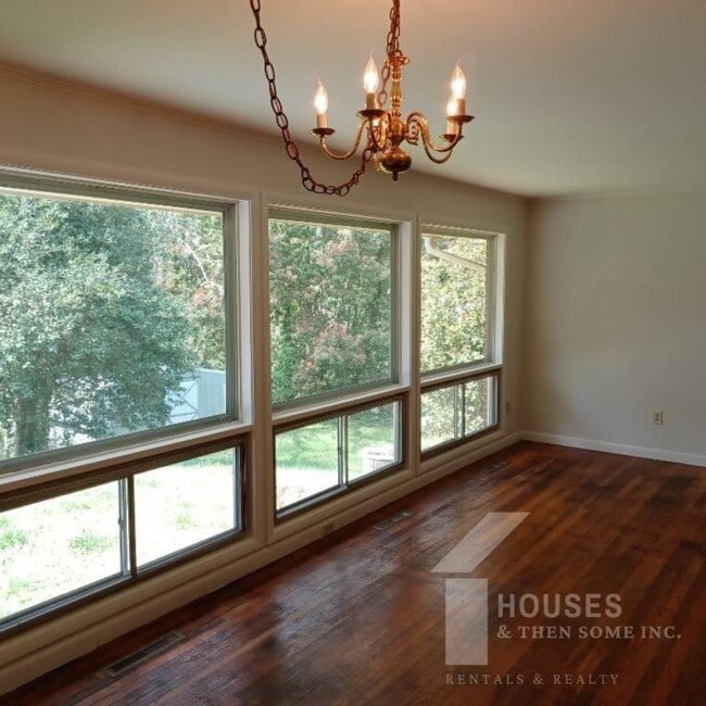 Photo - 136 Forest Hills Dr