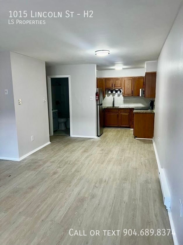 Building Photo - 1015 Lincoln St Unit H2 Rental