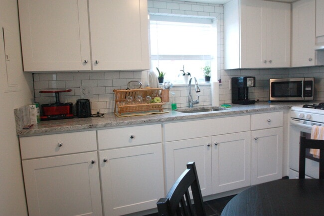 Photo - 2320 Catharine St Unidad 3