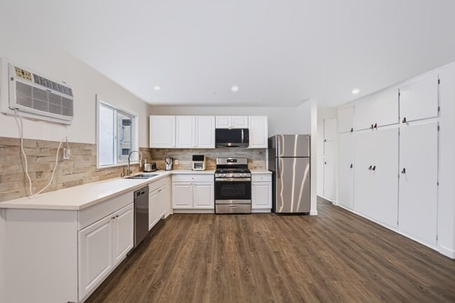 4323 Van Nuys Blvd Unit 4