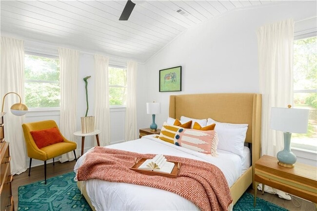 Photo - 347 Sinclair Ave NE