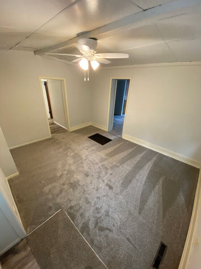 Building Photo - Main Level 2 Bedroom 1 Bath Unit RHS 603-#1