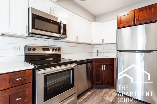 Building Photo - 737 W Gordon Ter Unit 303