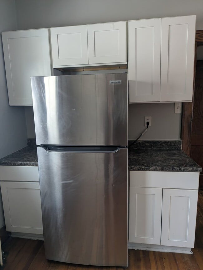 Photo - 760 Russell St