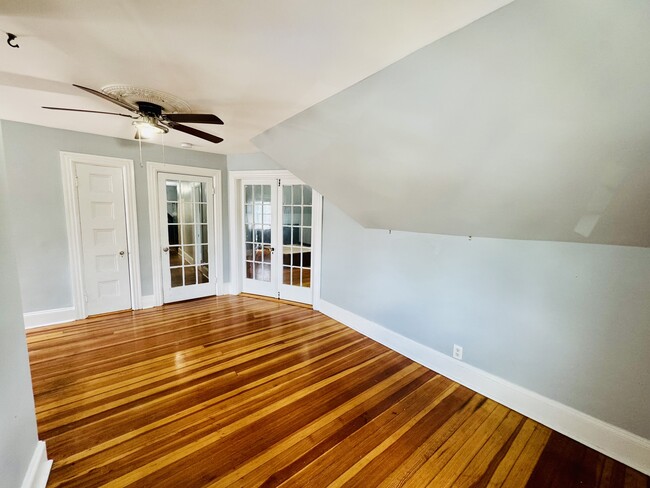 Building Photo - 9 Beech St Unit 3