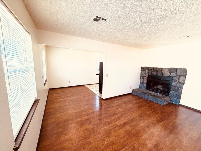 Photo - 320 Falcon Ct Unit 3