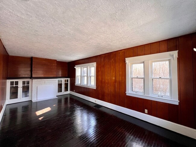 Photo - Beautifully finished 3 bedroom home for rent - Akron OH