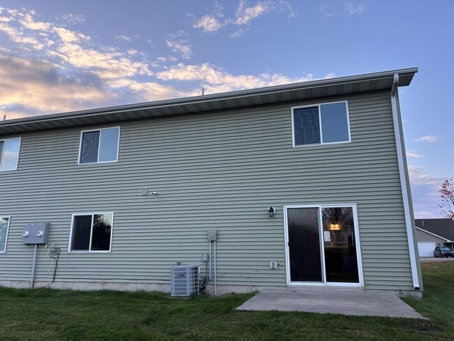 Photo - 421 E Cheyenne St