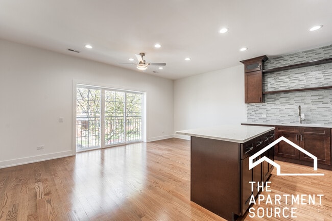 Photo - 3329 N Avers Ave Unit 3N