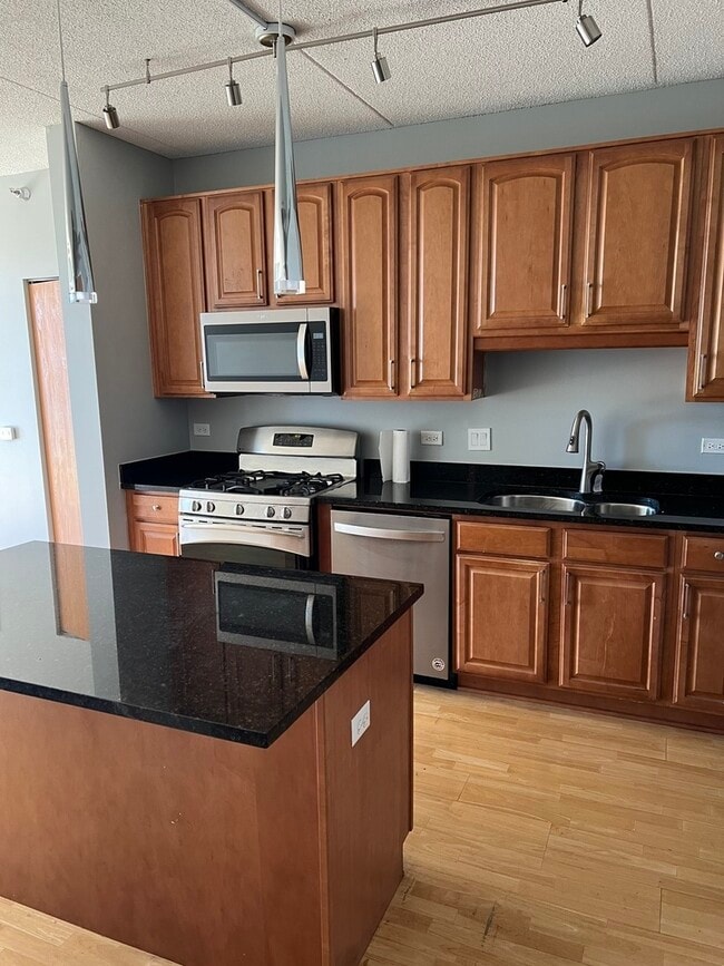 Photo - 1250 S Indiana Ave Unit 606