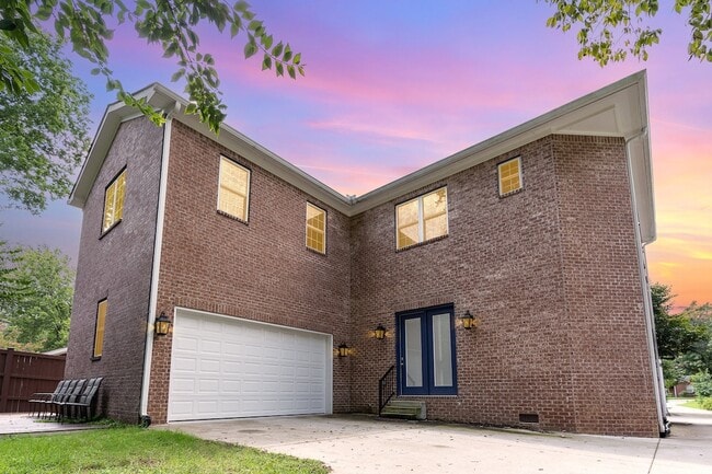Building Photo - 1000B Woodmont Blvd Rental