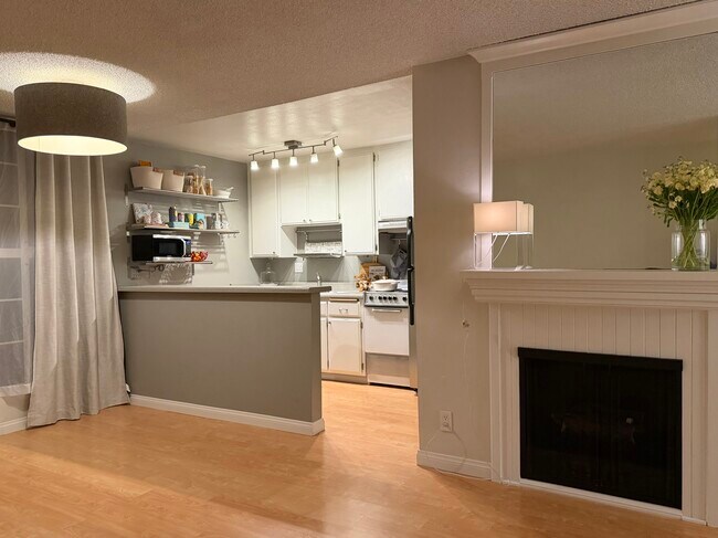 Photo - 11645 Montana Ave Unit 111